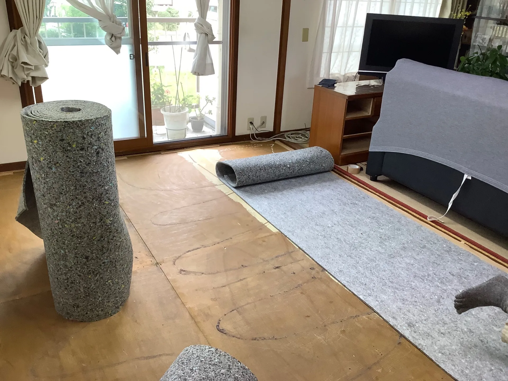 寝屋川市で最近工事させてもらったH様邸の絨毯敷き込み工事です